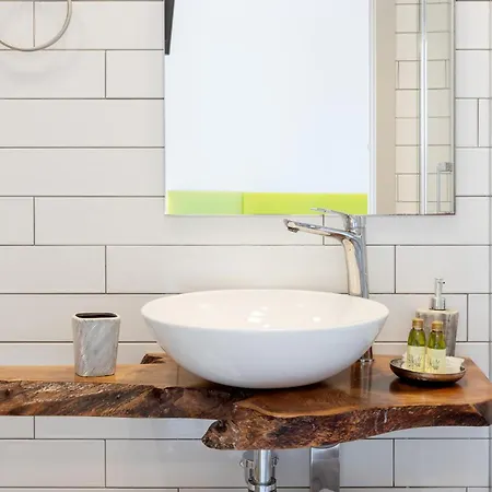 Centro Storico Via Sassari 4* Cagliari