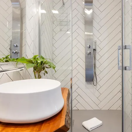 Centro Storico Via Sassari 4* Cagliari