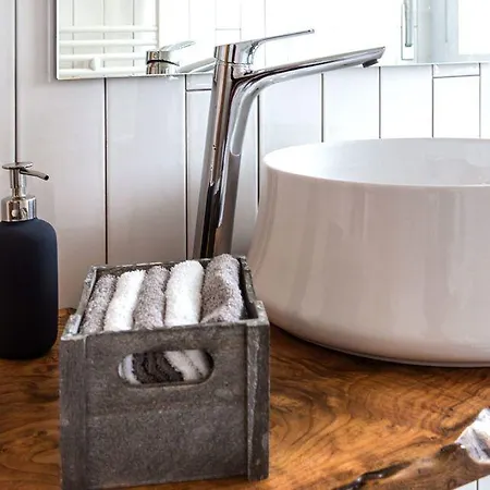 Centro Storico Via Sassari 4* Cagliari