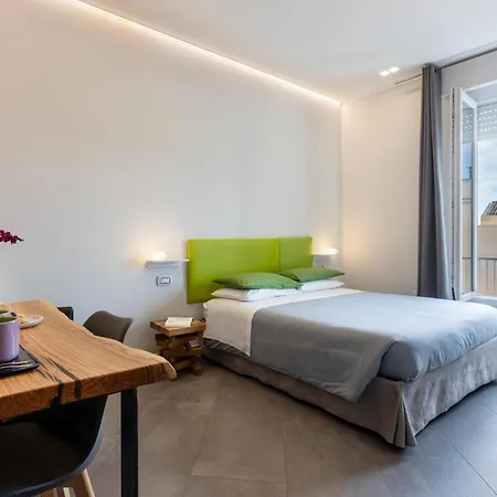 Centro Storico Via Sassari בית הארחה 4*