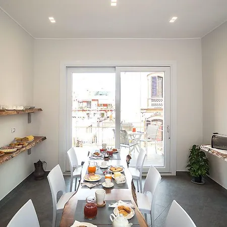 Centro Storico Via Sassari בית הארחה קליארי